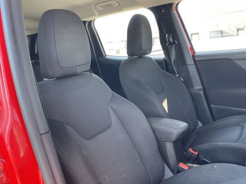 Used 2017 Jeep Renegade Latitude FWD image 26