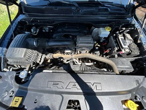 Used 2022 RAM 1500 Laramie w/ Sport Appearance Package AWD/4WD image 32