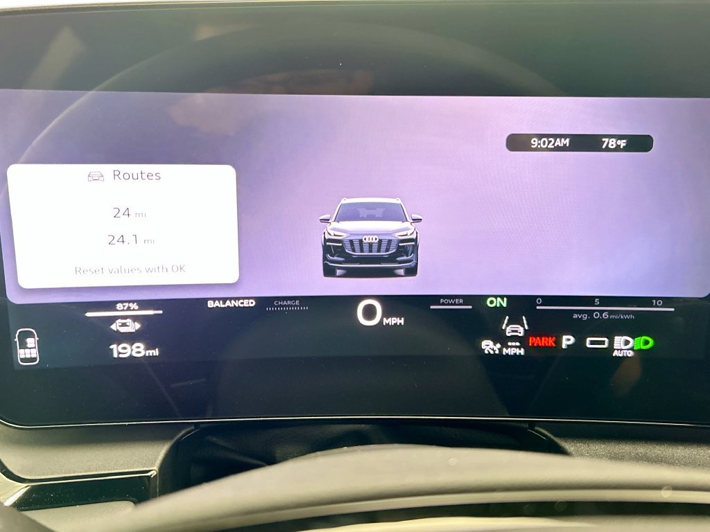 Used 2027 Audi Q6 e-tron Premium Plus AWD/4WD image 33