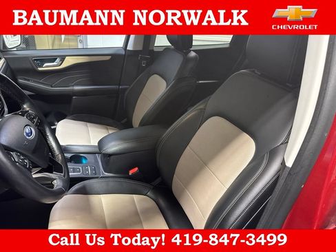 Used 2021 Ford Escape Titanium w/ Titanium Elite Package AWD/4WD image 15