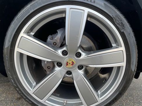 Used 2020 Porsche Cayenne AWD/4WD image 16