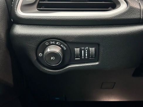 New 2026 Chrysler Pacifica Select AWD/4WD image 20