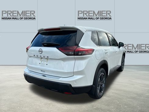 New 2026 Nissan Rogue SV w/ Cold Weather Package FWD image 5