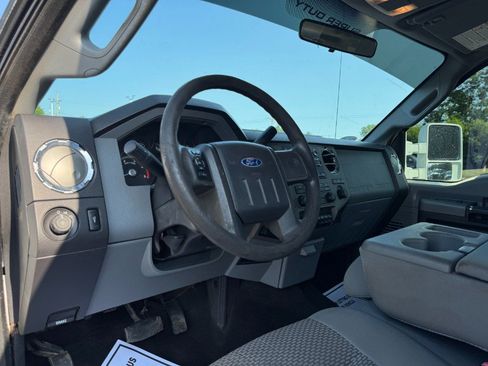 Used 2011 Ford F250 XLT w/ Snow Plow Prep Pkg AWD/4WD image 15