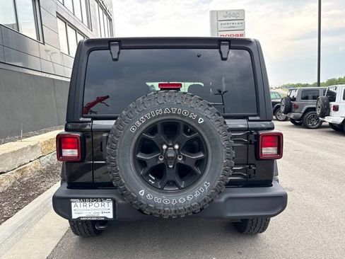 Used 2023 Jeep Wrangler Unlimited Sport AWD/4WD image 4