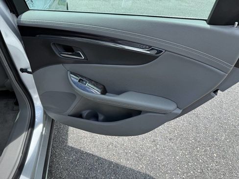 Used 2015 Chevrolet Impala LTZ image 41