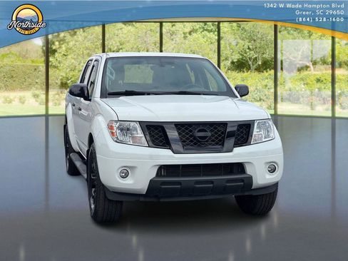 Used 2020 Nissan Frontier SV w/ Midnight Edition Floor Mats RWD image 8