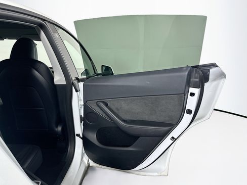 Used 2023 Tesla Model Y Long Range image 30