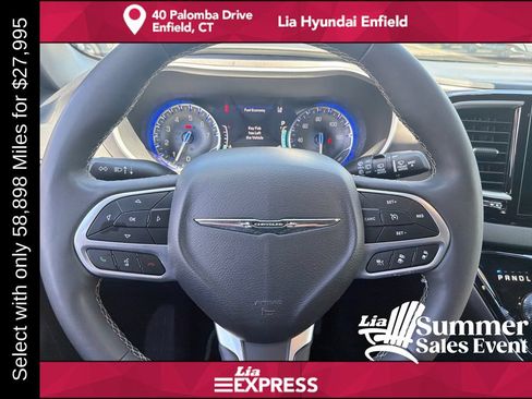 Used 2025 Chrysler Pacifica Select FWD image 15