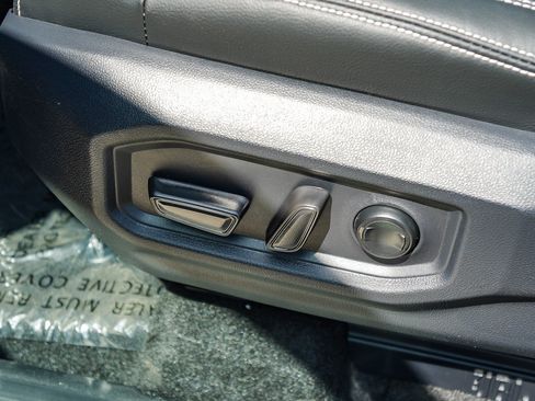 New 2026 Toyota Tundra Limited AWD/4WD image 27