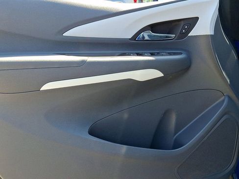 Used 2020 Chevrolet Bolt LT FWD image 6