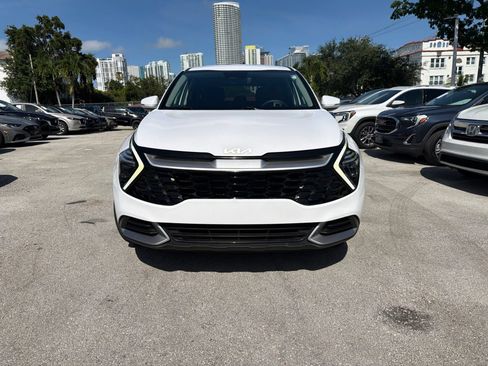 Used 2024 Kia Sportage EX FWD image 2