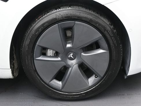 Used 2021 Tesla Model 3 Standard Range Plus RWD image 33