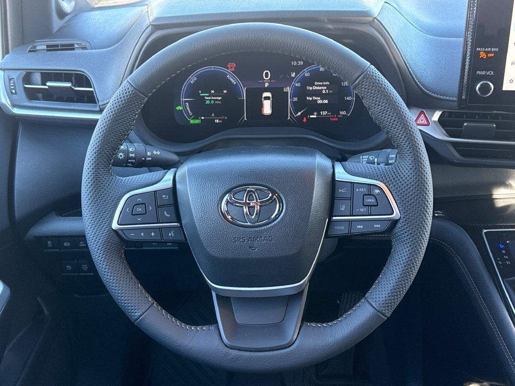 New 2026 Toyota Sienna XLE Woodland Edition AWD/4WD image 14