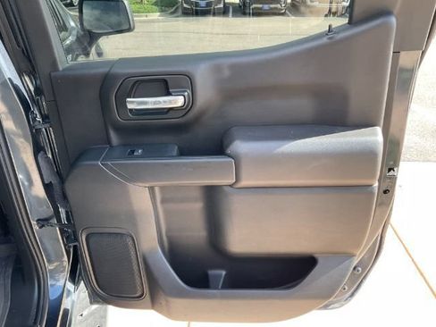 Used 2021 Chevrolet Silverado 1500 Custom Trail Boss AWD/4WD image 18