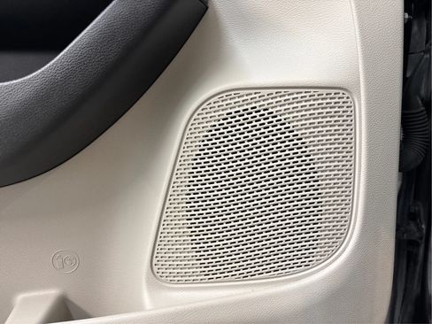 Used 2019 Chrysler Pacifica Touring-L FWD image 37