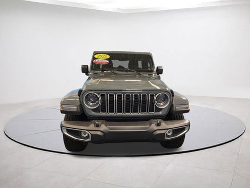 Used 2025 Jeep Wrangler Unlimited Sahara w/ Safety Group AWD/4WD image 2