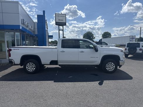 Used 2024 Chevrolet Silverado 2500 LTZ w/ LTZ Premium Package AWD/4WD image 2