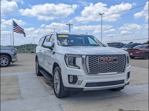 Used 2023 GMC Yukon XL Denali w/ LPO, Floor Liner Package AWD/4WD image 5
