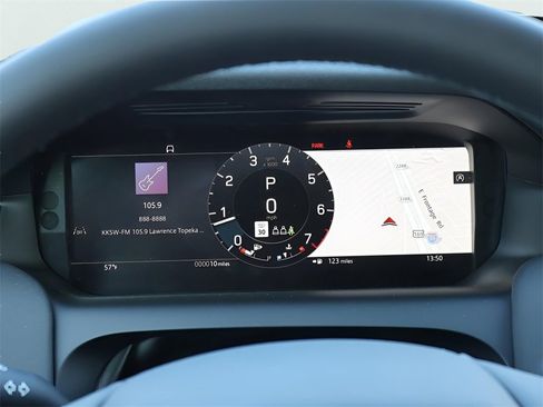 New 2025 Land Rover Discovery Sport S image 30