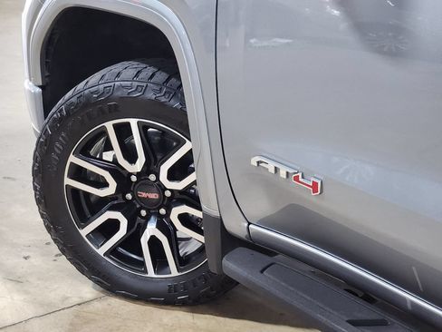 Used 2024 GMC Sierra 1500 AT4 w/ Technology Package AWD/4WD image 23