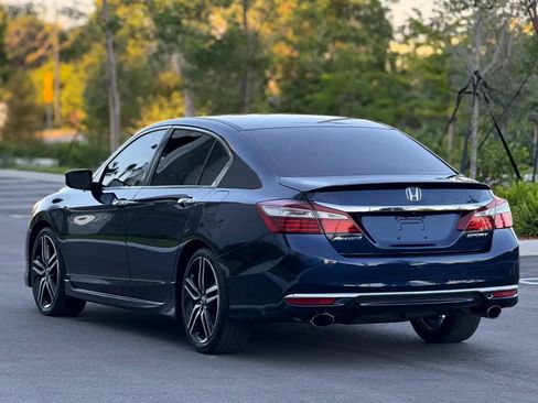 Used 2017 Honda Accord Sport image 12