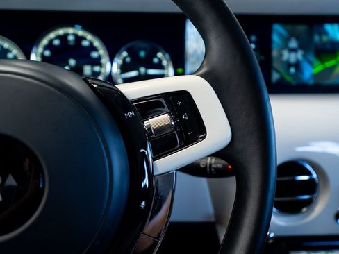 Used 2019 Rolls-Royce Phantom Sedan RWD image 31