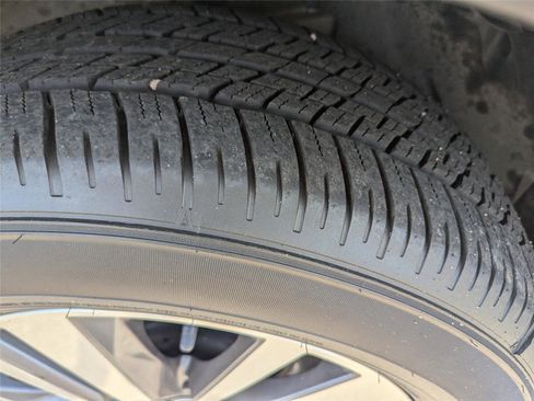 Used 2023 Nissan Pathfinder SL image 11