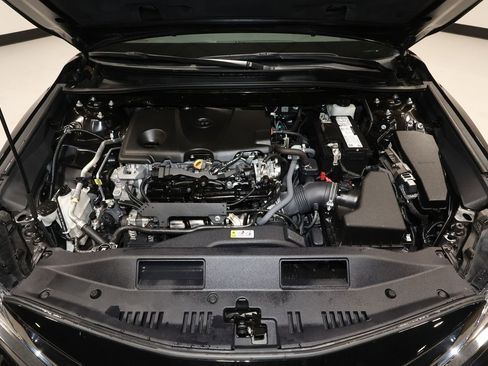 Used 2021 Toyota Camry XSE image 19