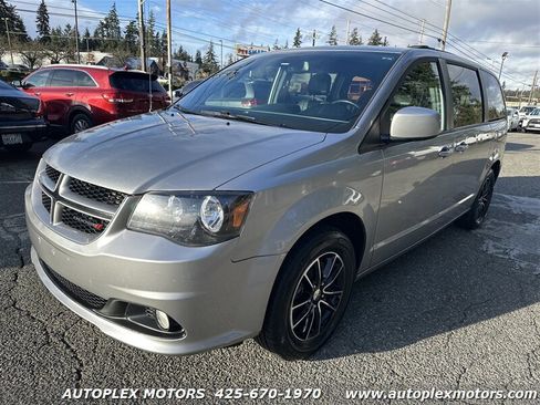 Used 2019 Dodge Grand Caravan GT image 3
