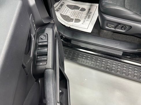 Used 2025 Toyota 4Runner TRD Off-Road Premium image 9