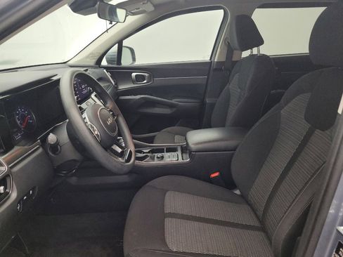 Used 2022 Kia Sorento LX FWD image 17