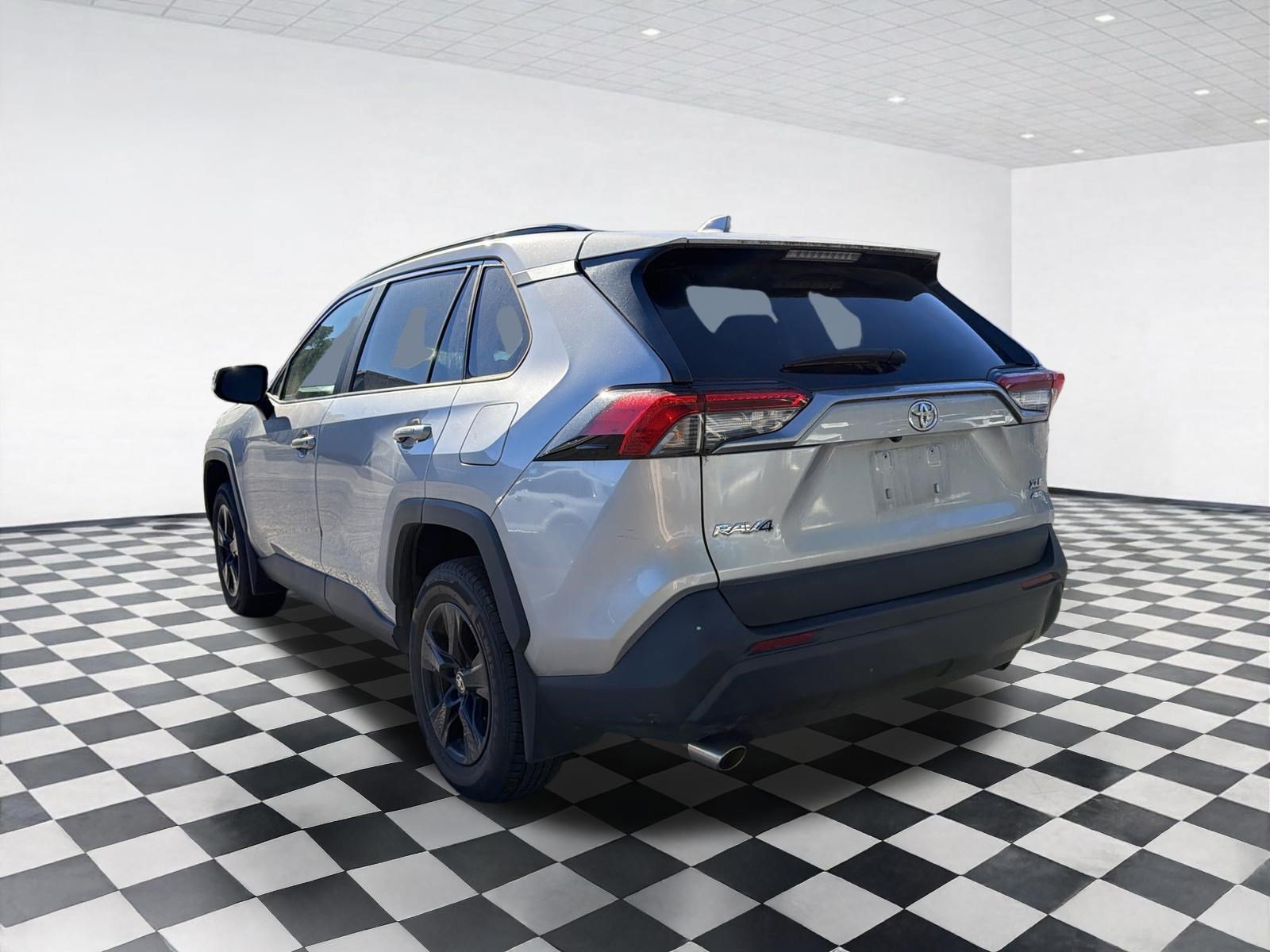 Used 2024 Toyota RAV4 XLE w/ Convenience Package AWD/4WD image 6