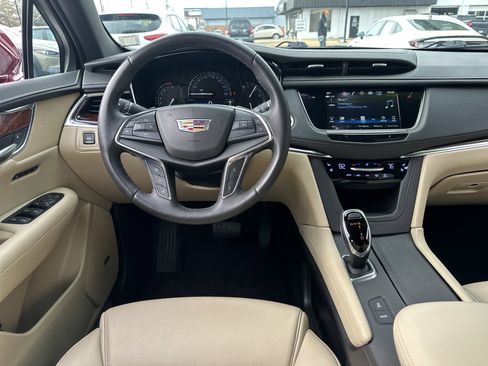 Used 2018 Cadillac XT5 Premium Luxury image 15