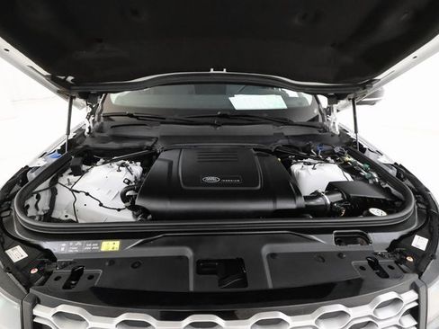 Used 2024 Land Rover Discovery S image 5