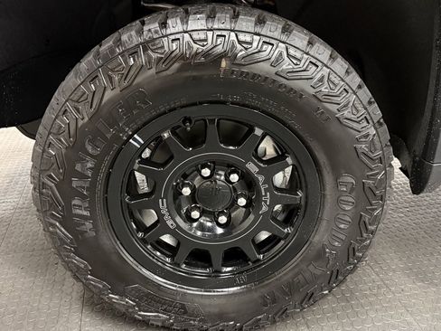 New 2026 GMC Sierra 1500 AT4X w/ AT4X AEV Edition image 9