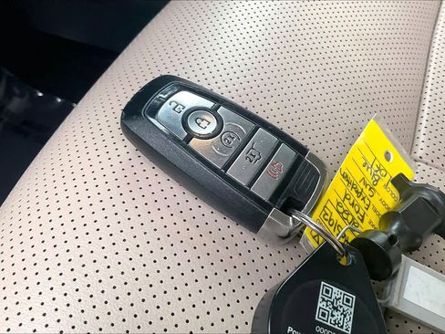 Used 2022 Ford Expedition Max XLT image 13