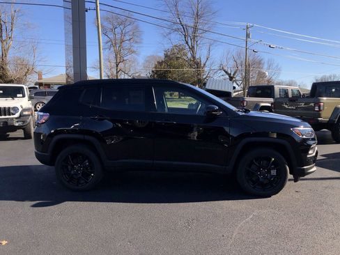 New 2026 Jeep Compass Latitude image 14