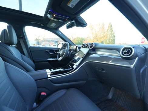 Certified 2025 Mercedes-Benz GLC 43 AMG 4MATIC image 42