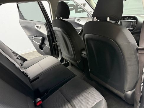 Used 2023 Kia Soul LX w/ Option Group 015 FWD image 43