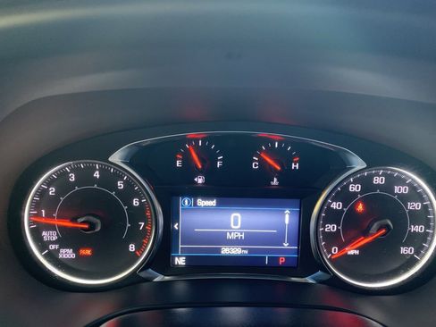 Used 2023 GMC Acadia SLE image 18