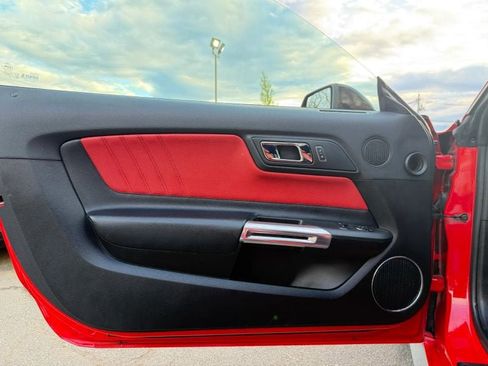 Used 2017 Ford Mustang Premium image 9