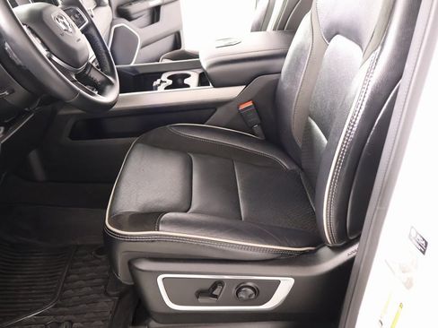 Used 2024 RAM 1500 Laramie image 12