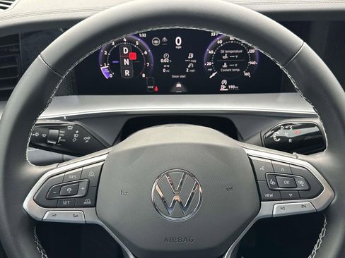 New 2025 Volkswagen Tiguan SE FWD image 15