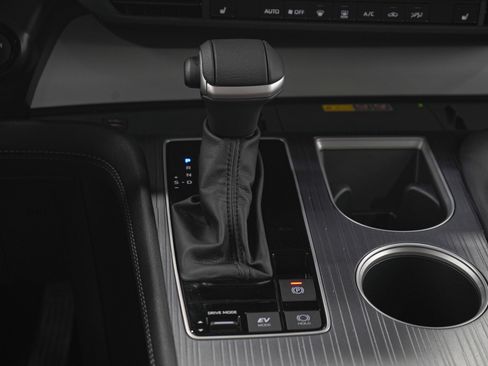 Used 2025 Toyota Sienna XLE w/ XLE Plus Package image 21