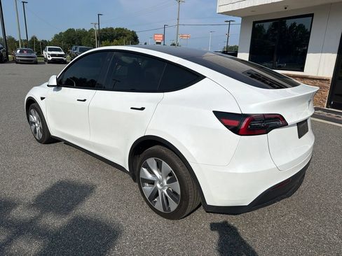 Used 2023 Tesla Model Y Long Range AWD/4WD image 5