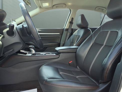Used 2024 Nissan Altima 2.5 SR FWD image 14