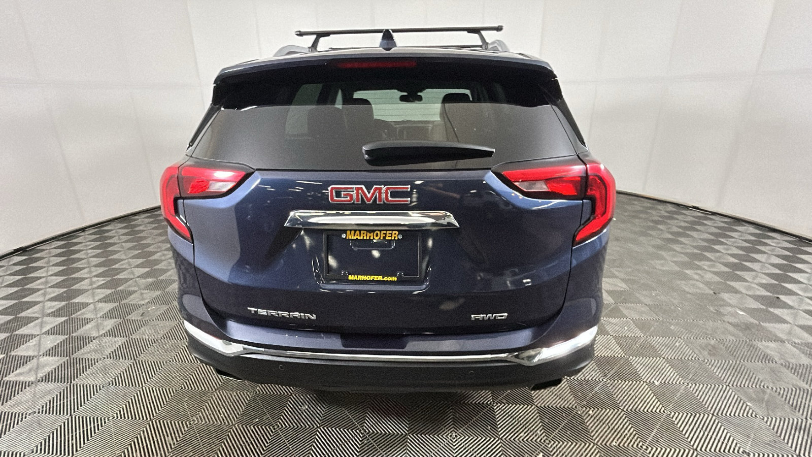 Used 2018 GMC Terrain SLT w/ Preferred Package AWD/4WD image 4