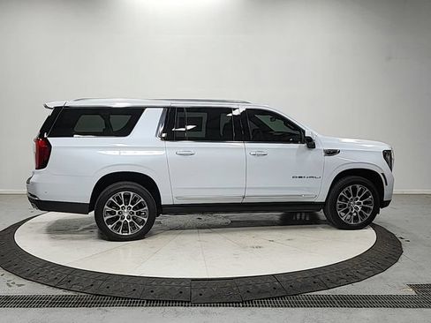 Used 2026 GMC Yukon XL Denali w/ Sun & Power Step Package AWD/4WD image 8