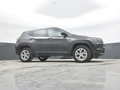 Used 2024 Jeep Compass Sport AWD/4WD image 43
